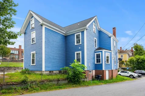 30 Abbott Street Nashua NH 03064