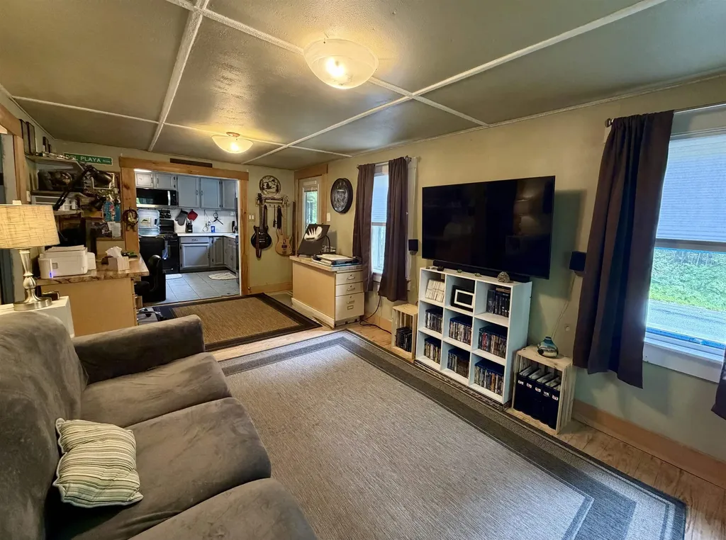 65 Old Goshen Road Newport NH 03773