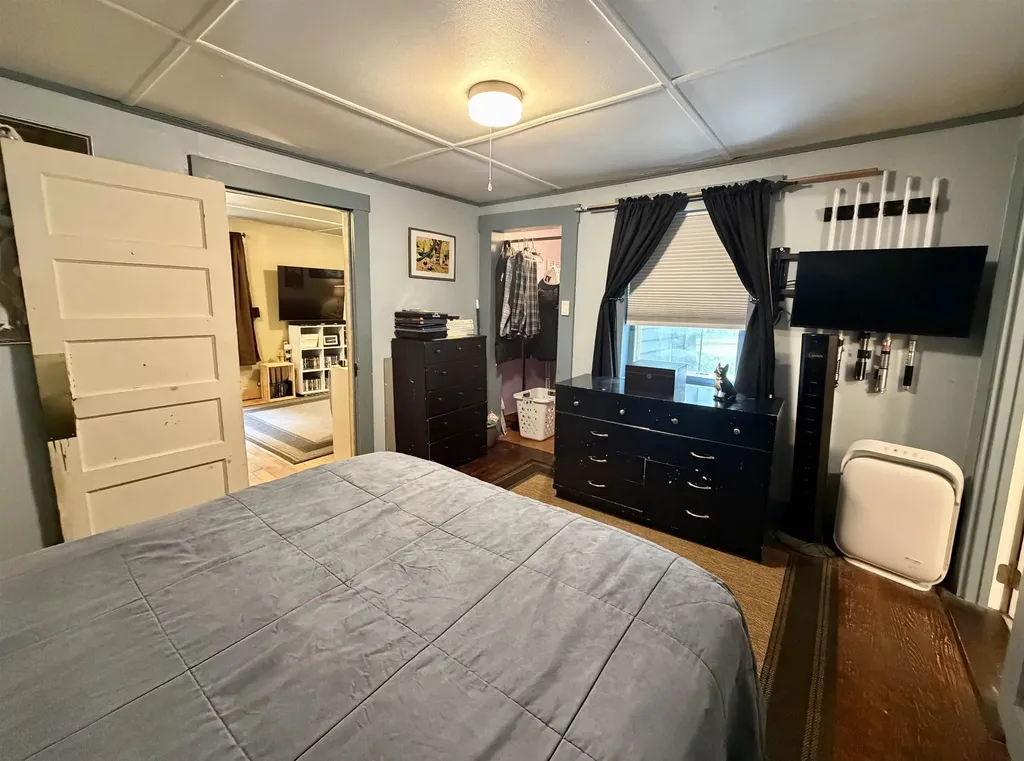 65 Old Goshen Road Newport NH 03773
