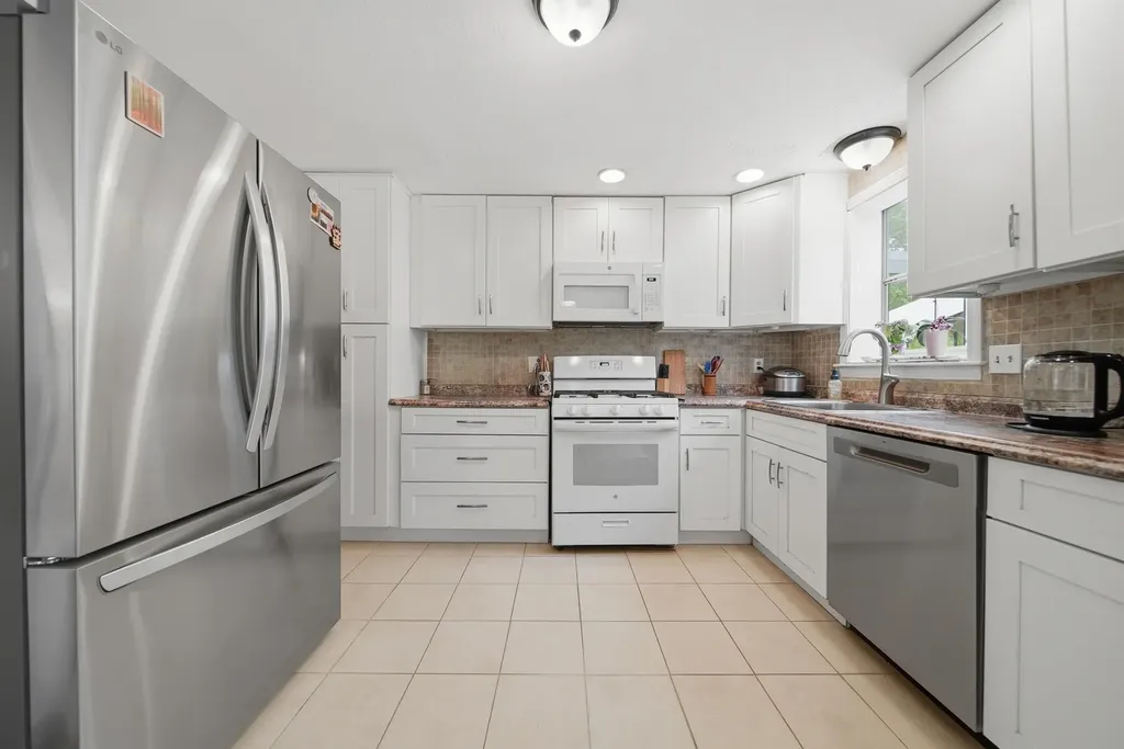 35 Iris Drive Merrimack NH 03054