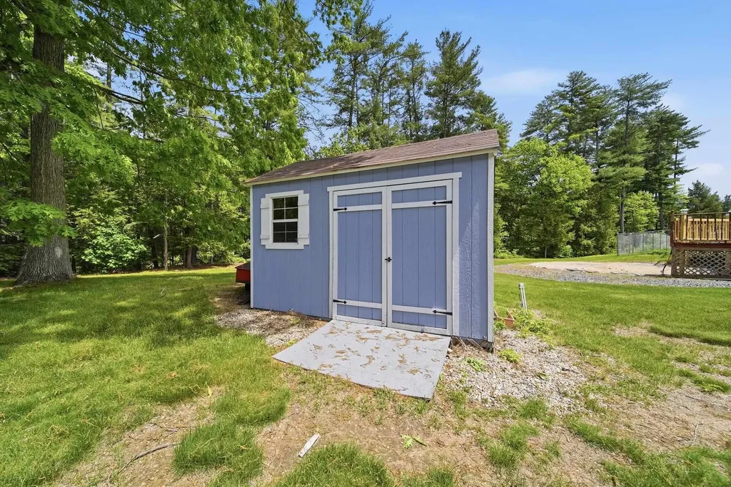 35 Iris Drive Merrimack NH 03054