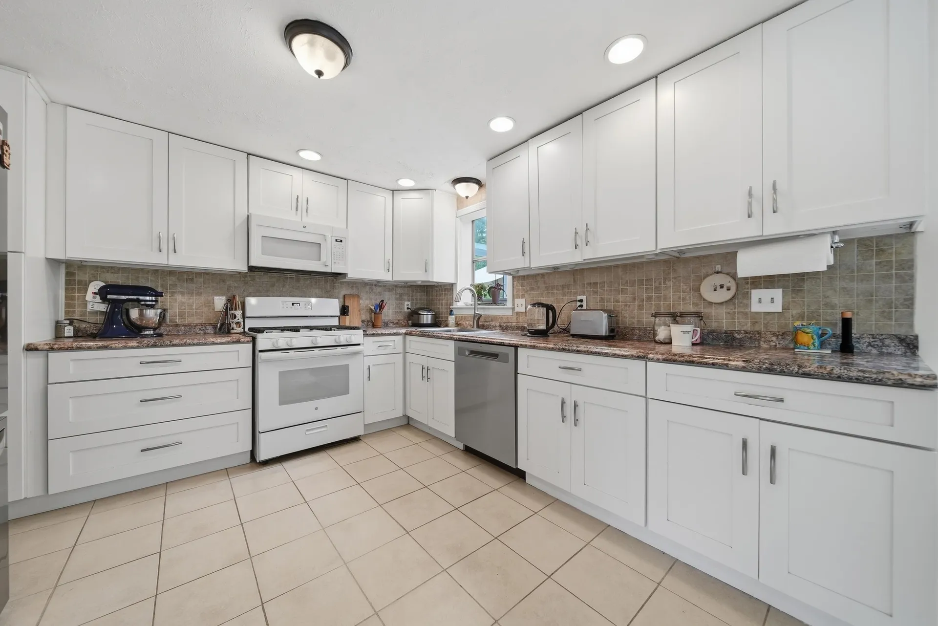 35 Iris Drive Merrimack NH 03054