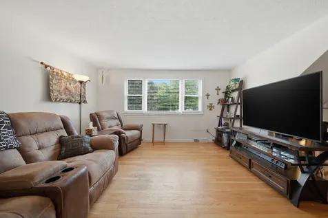 35 Iris Drive Merrimack NH 03054