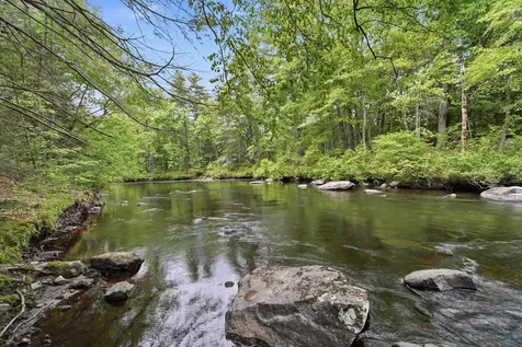 35 Iris Drive Merrimack NH 03054