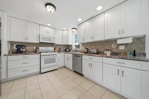 35 Iris Drive Merrimack NH 03054
