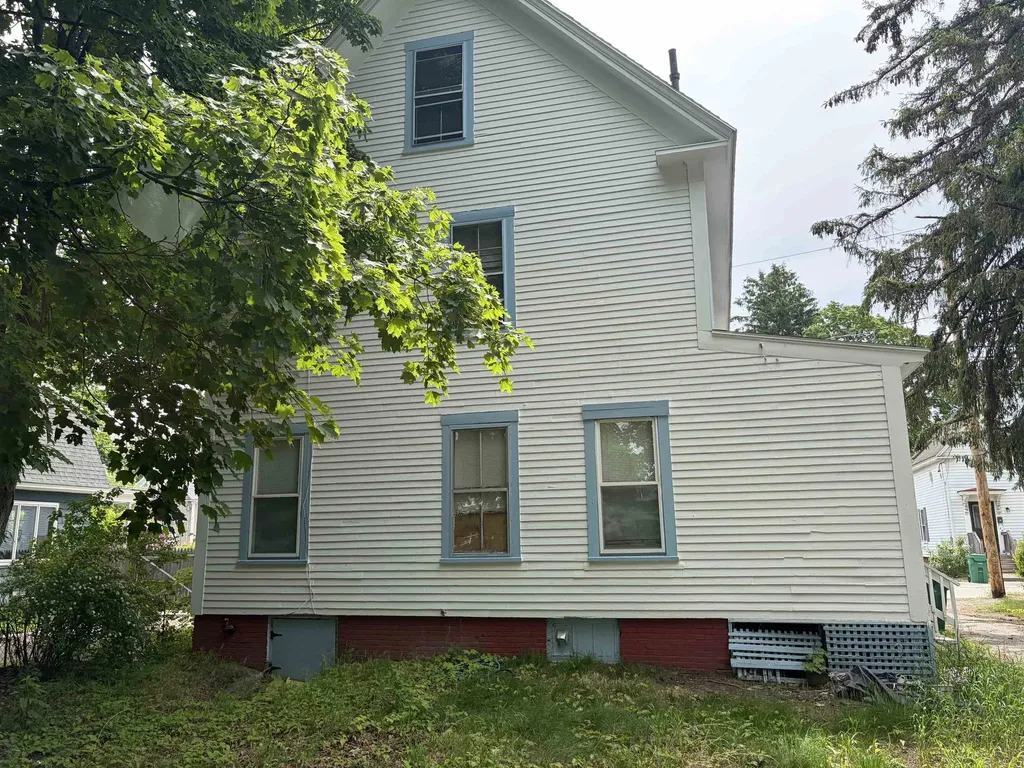8 Court Street Rochester NH 03867