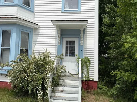 8 Court Street Rochester NH 03867