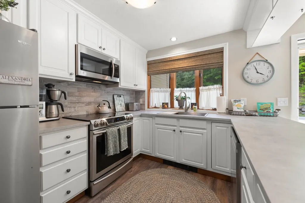 21 Village West Drive Alexandria NH 03222