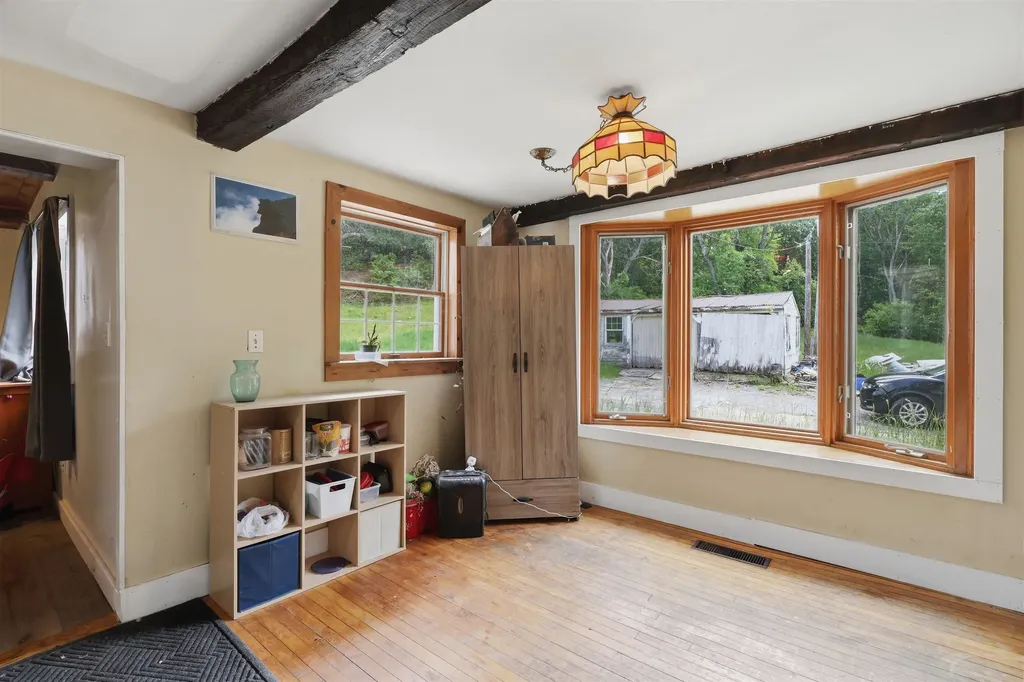 32 East Lull Place New Boston NH 03070