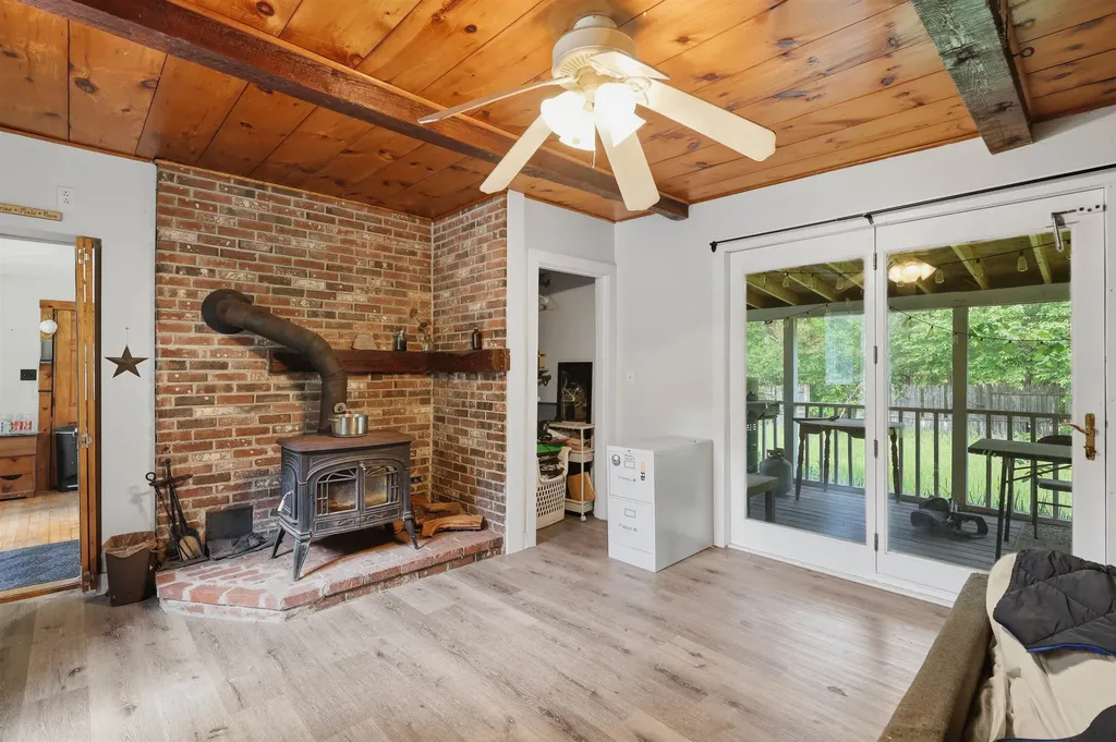 32 East Lull Place New Boston NH 03070