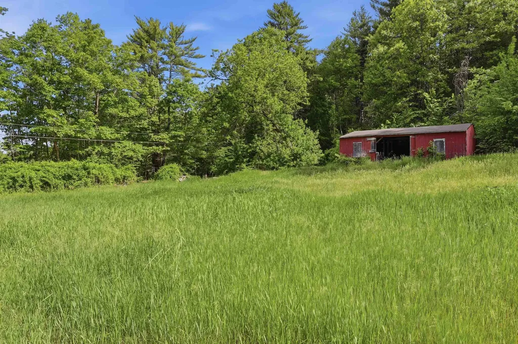 32 East Lull Place New Boston NH 03070