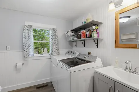 32 East Lull Place New Boston NH 03070
