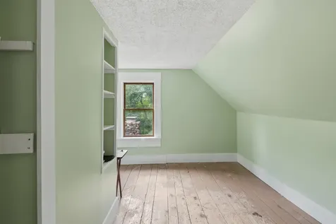 32 East Lull Place New Boston NH 03070