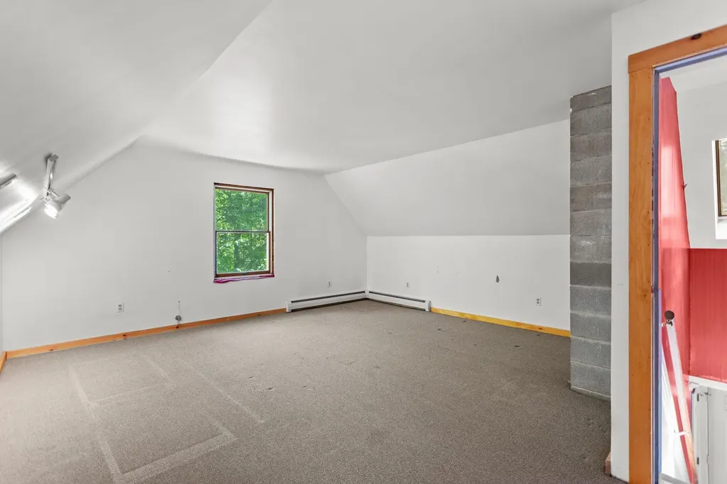 40 Hummingbird Lane Hillsborough NH 03244