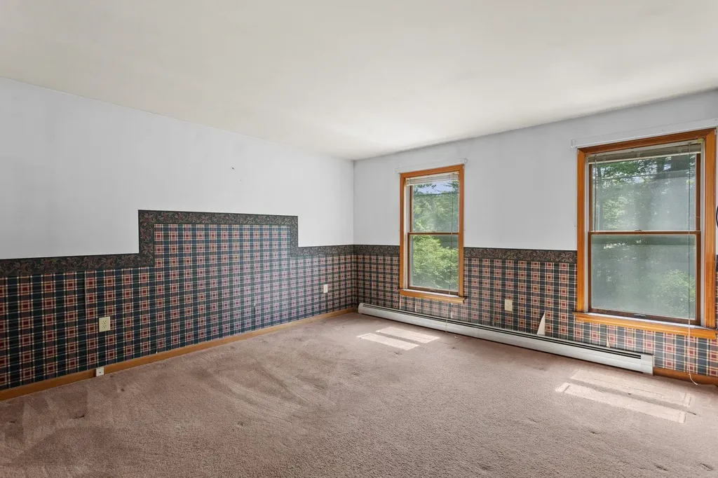 40 Hummingbird Lane Hillsborough NH 03244