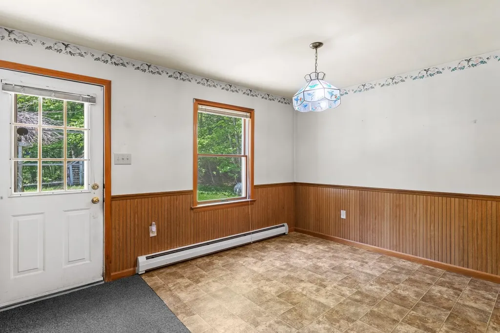 40 Hummingbird Lane Hillsborough NH 03244