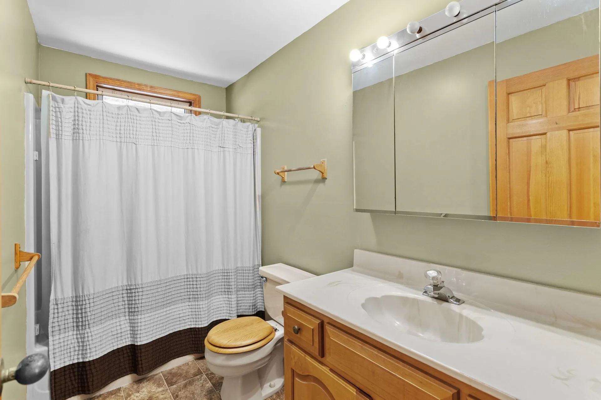 40 Hummingbird Lane Hillsborough NH 03244