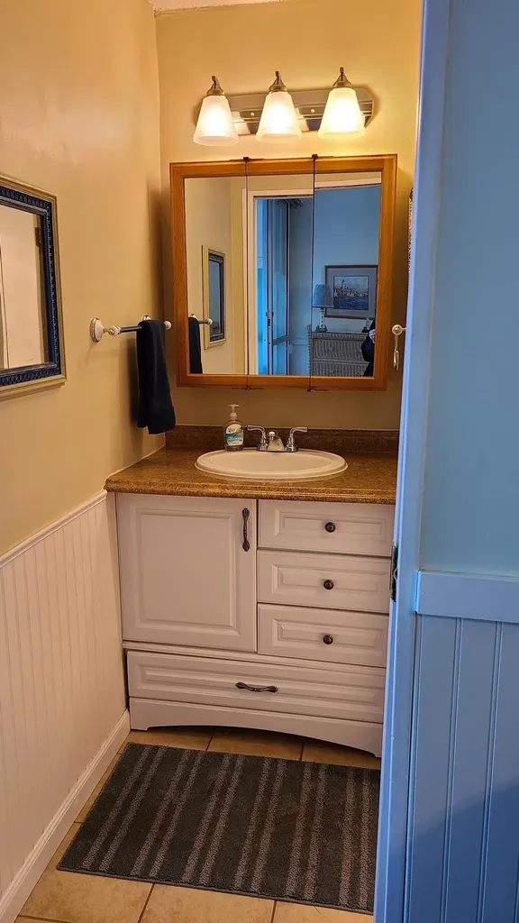 933 Ocean Boulevard Hampton NH 03842