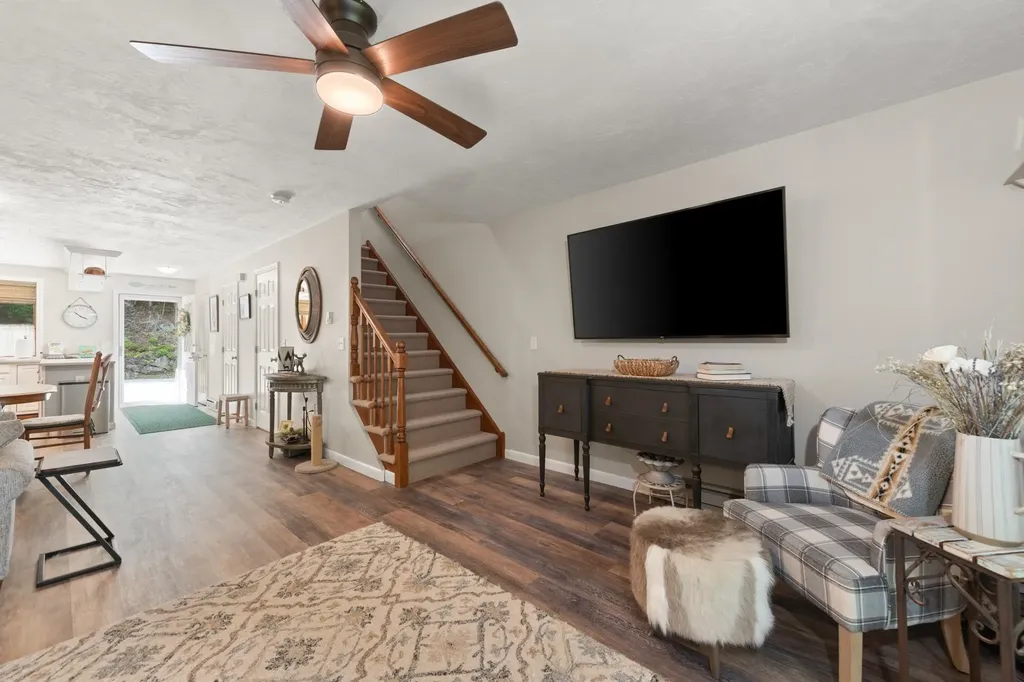 21 Village West Drive Alexandria NH 03222