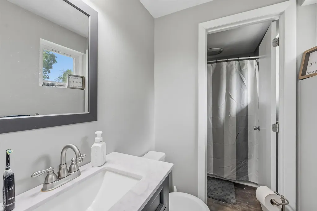 16 Cimmarron Drive Nashua NH 03062