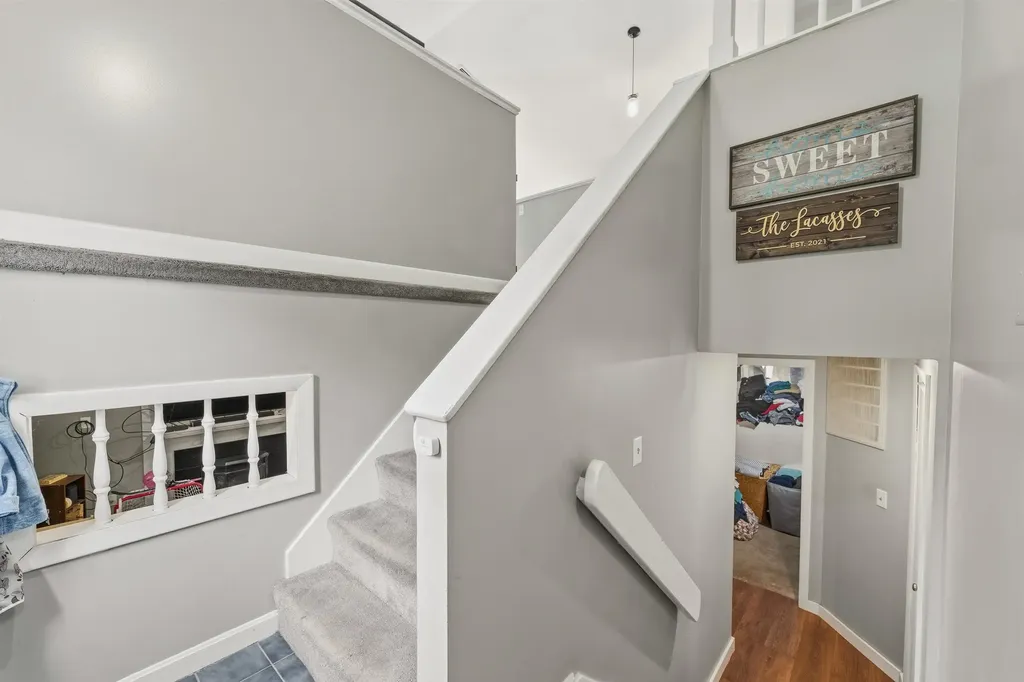 16 Cimmarron Drive Nashua NH 03062