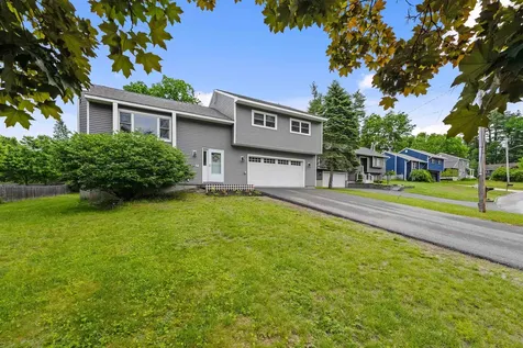 16 Cimmarron Drive Nashua NH 03062