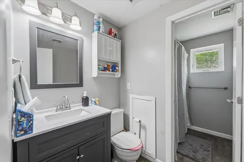 16 Cimmarron Drive Nashua NH 03062