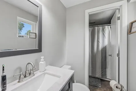 16 Cimmarron Drive Nashua NH 03062