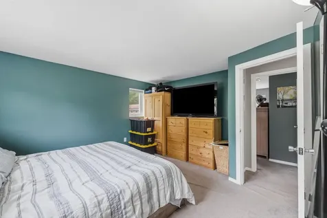 16 Cimmarron Drive Nashua NH 03062