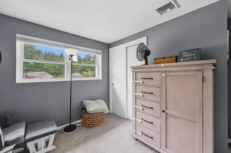 16 Cimmarron Drive Nashua NH 03062