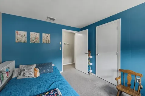 16 Cimmarron Drive Nashua NH 03062