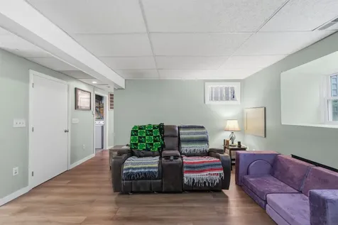 16 Cimmarron Drive Nashua NH 03062