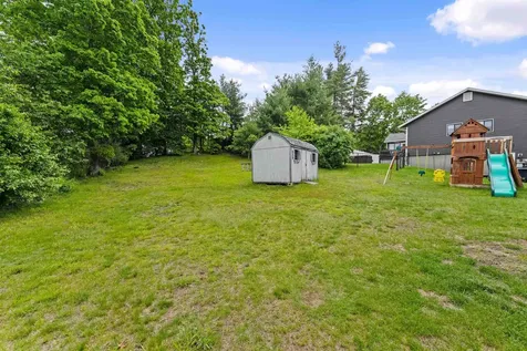 16 Cimmarron Drive Nashua NH 03062