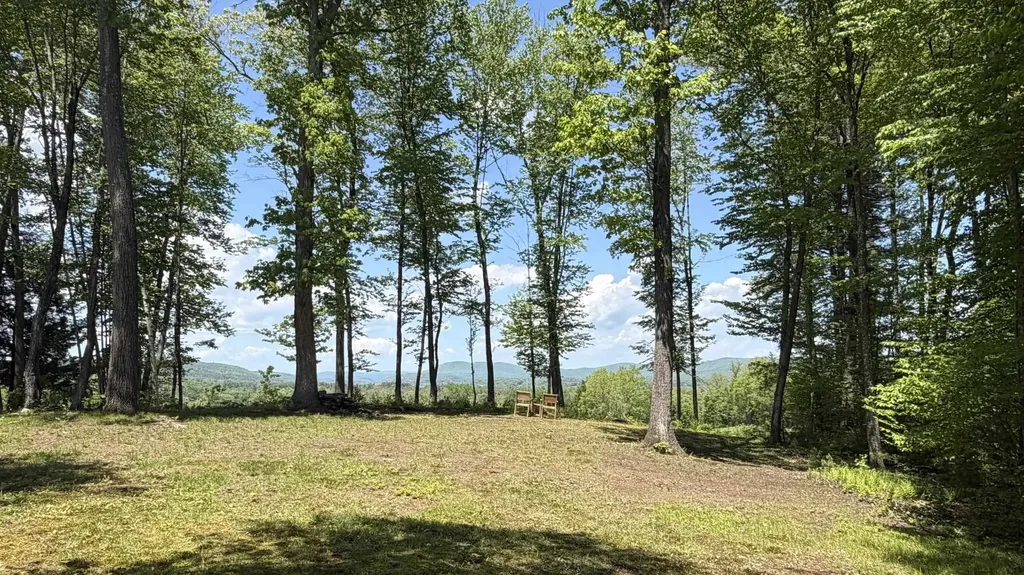 48 Pine Ridge Vernon VT 05354