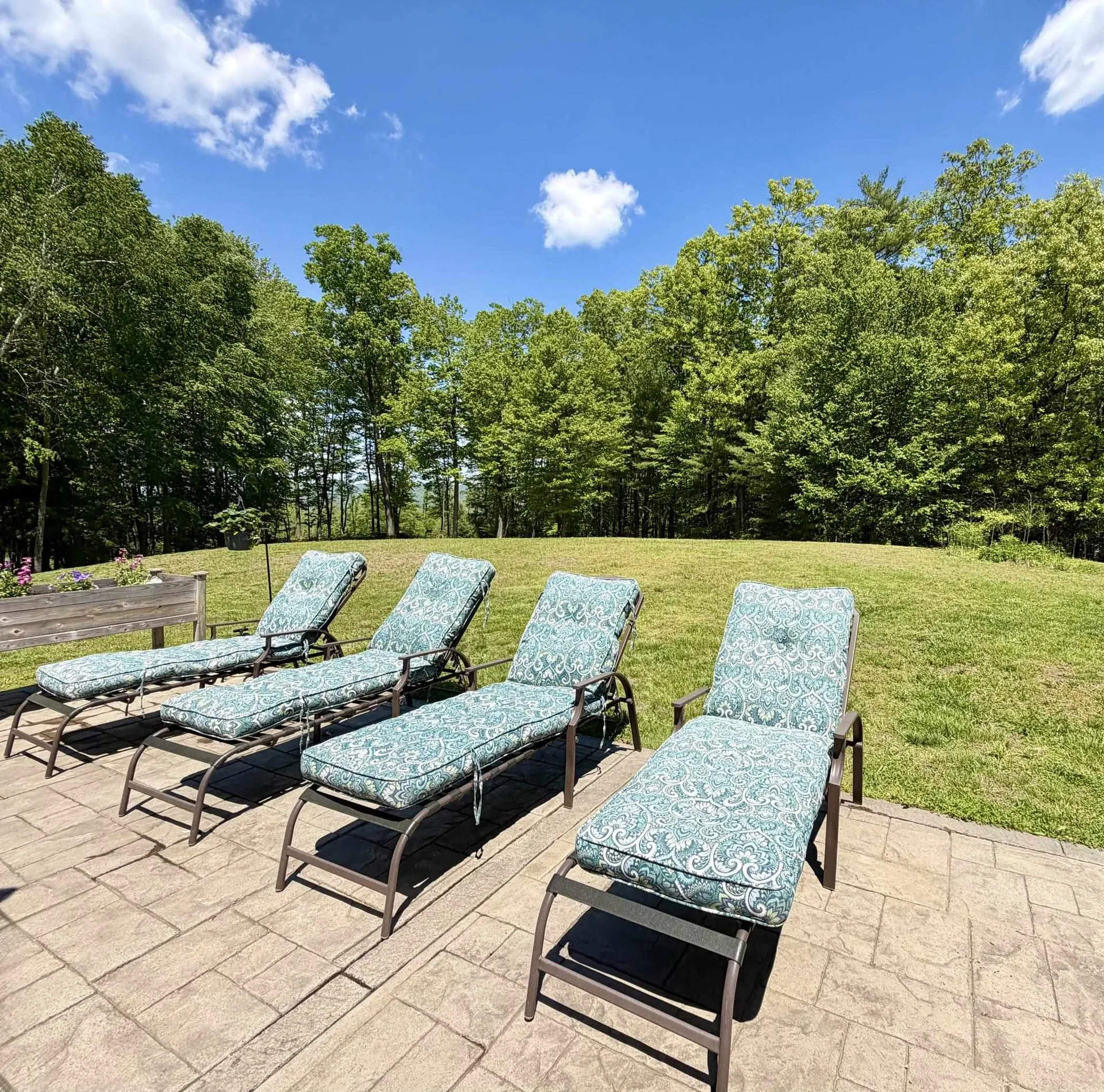 48 Pine Ridge Vernon VT 05354