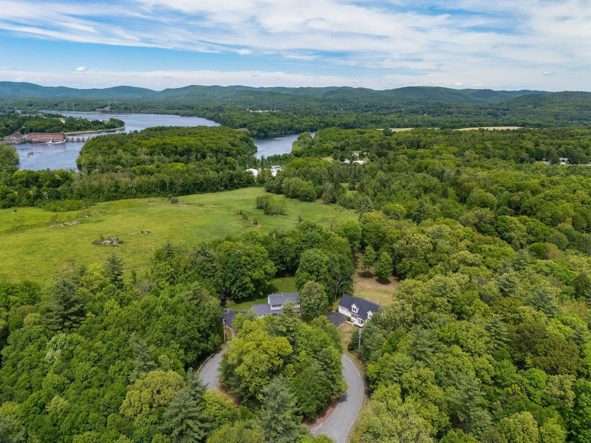48 Pine Ridge Vernon VT 05354