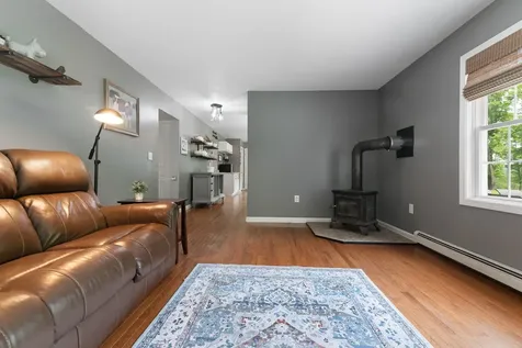 48 Pine Ridge Vernon VT 05354