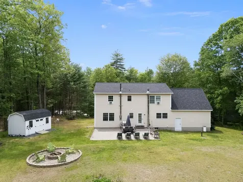 48 Pine Ridge Vernon VT 05354