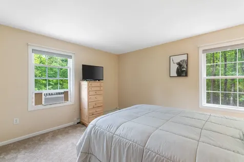 48 Pine Ridge Vernon VT 05354