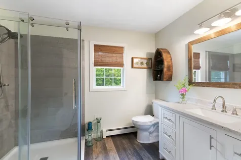 48 Pine Ridge Vernon VT 05354