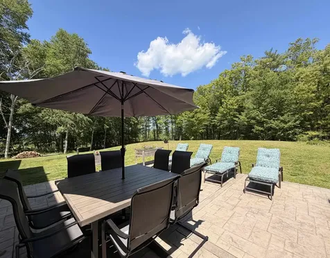 48 Pine Ridge Vernon VT 05354