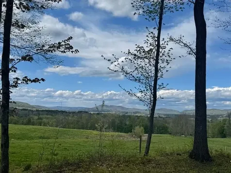 48 Pine Ridge Vernon VT 05354