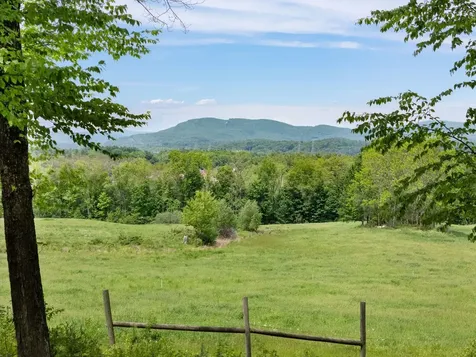 48 Pine Ridge Vernon VT 05354