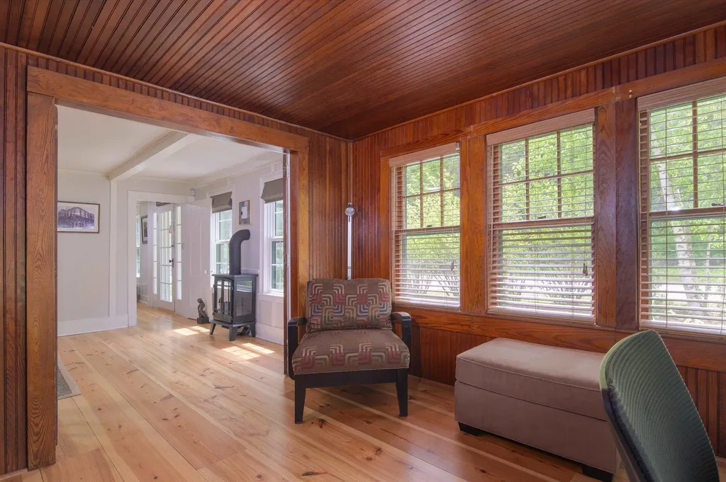142 Dover Road Newfane VT 05345