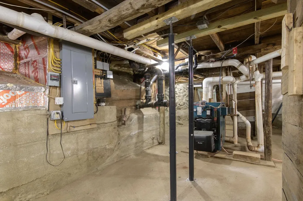 142 Dover Road Newfane VT 05345