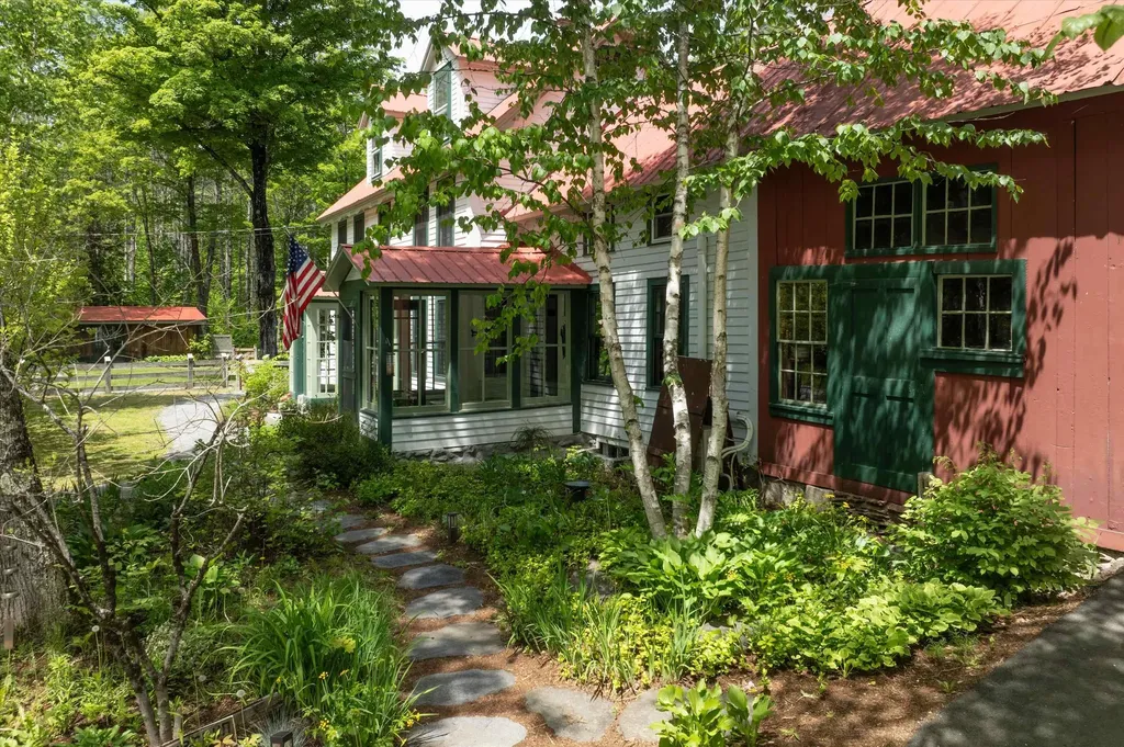 142 Dover Road Newfane VT 05345