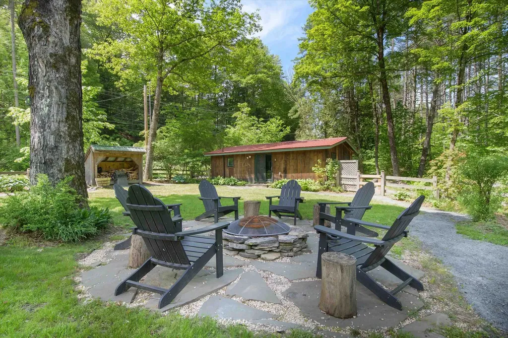 142 Dover Road Newfane VT 05345