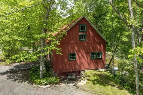 142 Dover Road Newfane VT 05345