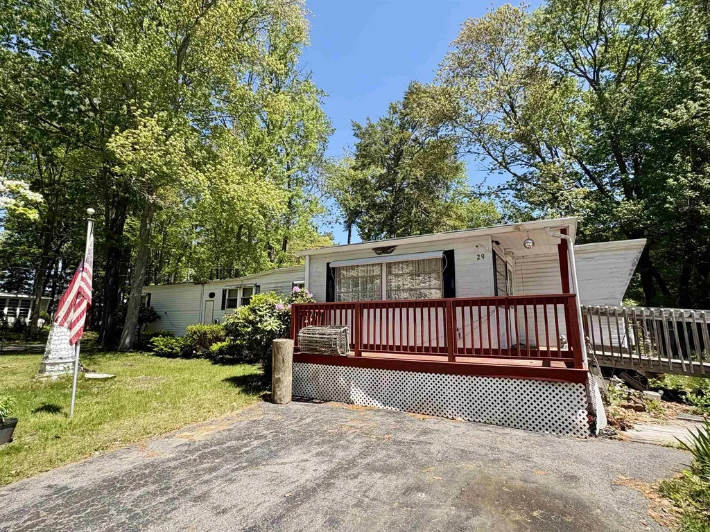 29 Brown Avenue Seabrook NH 03874