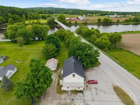 4232 Vermont 105 Route Sheldon VT 05483